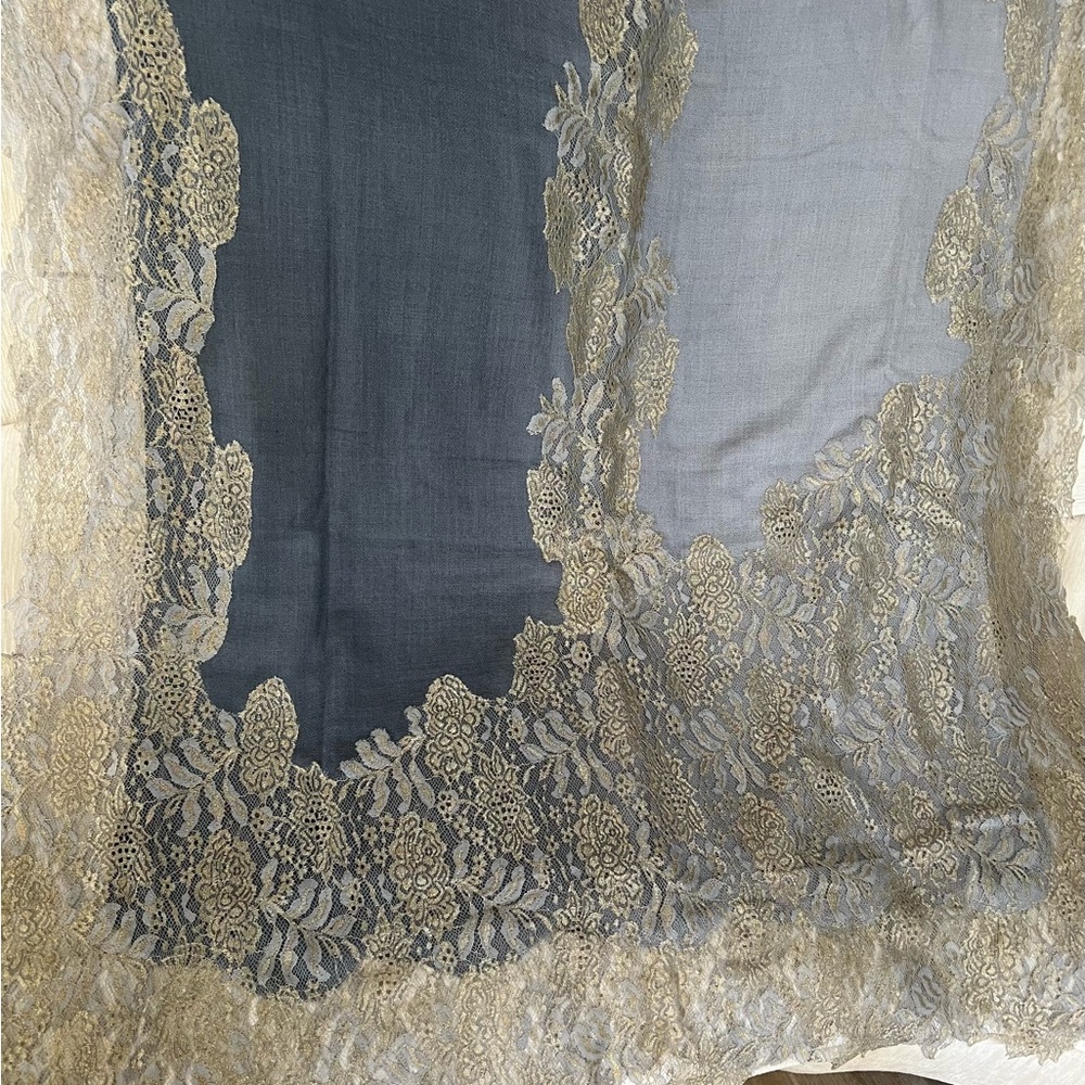 CASHMERE AND GOLD LACE BEAUTIFUL LARGE SHAWL